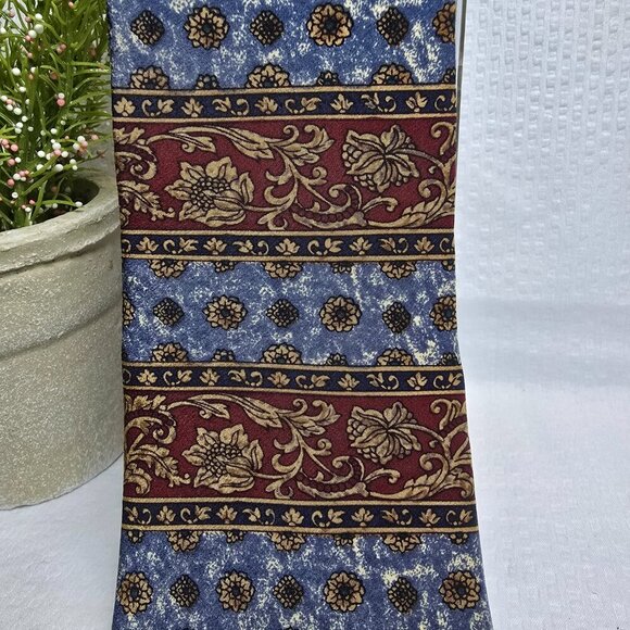 METROPOLITAN MUSEUM OF ART TIE 100% IMPORTED SILK MENS TIE BLUE GOLD BURGANDY - Picture 3 of 6